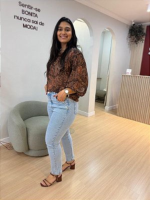 Calça Mom Detalhe Tachas 245012