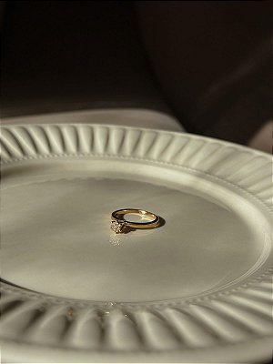 Anel Solitário Dourado
