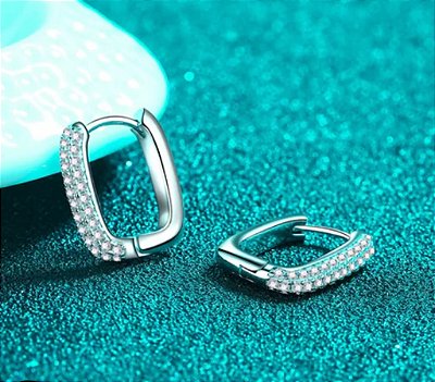 Argola com zircônia de ródio