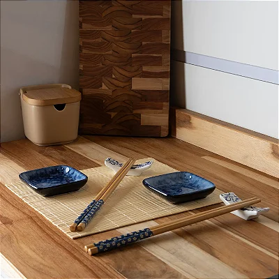 Conjunto para Sushi Koi 8 Peças em Bambu com Hashi, Pratos e Bandejas