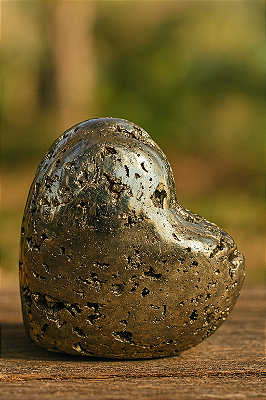 Coração de Pirita - Cristal Natural para Energia e Prosperidade