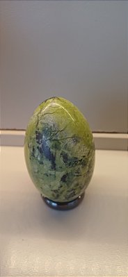 Ovo de Serpentinita Verde Natural