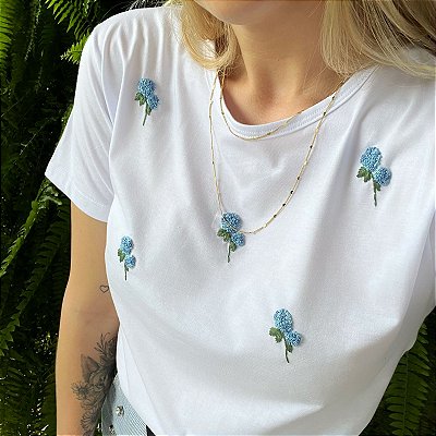 Camiseta Jardim de Hortênsias Azuis