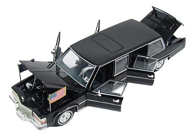 Miniatura 1/24 Presidencial Americana Limousine 1983 Lucky