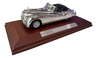 Miniatura Jaguar XK 140 Cromado Escala 1/43 Ixo Models