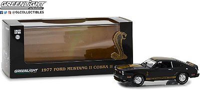 Miniatura Ford Mustang Cobra II 1977 Black & Gold 1/43 Greenlight