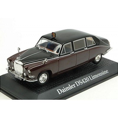 Miniatura Daimler DS420 Limousine Queen Elizabeth II 1/43 IXO Models Vermelho Vinho