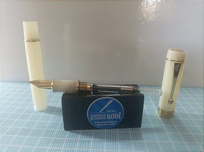 Caneta Tinteiro Jinhao Century 100 - Luxo Verde e Branco Fosco