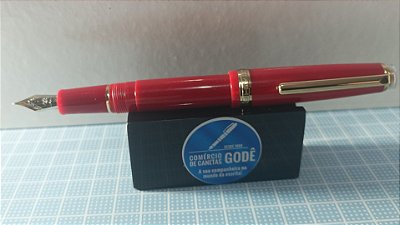 Caneta Tinteiro Jinhao 82 - Vermelha com Botões Transpararentes