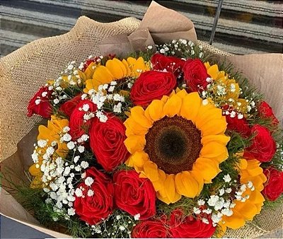 Ramalhete de Rosas e Girassol