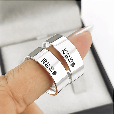 Aliança de Prata 950 Exclusiva com Design Personalizado Com nomes 6mm – Alianças Só Lovel  Com Anel Solitário de Brinde Aliança só Love
