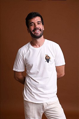 Camiseta Off white - Meu caminho eu mesmo traço - Gilberto Gil