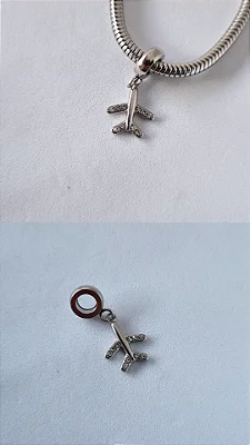 Berloque Avião Com Zircônias
