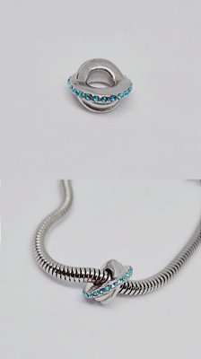 Berloque Separador Com Zircônias Azul