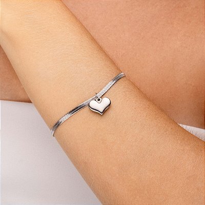 Pulseira modelo fita com pingente de coração- aço inox