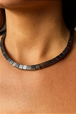 CHOKER CUBOS HEMATITA-PROTEÇÃO