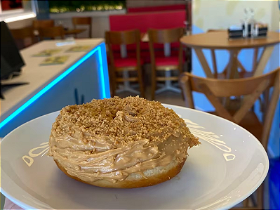 Pick Donuts Creme de Amendoim com Paçoca