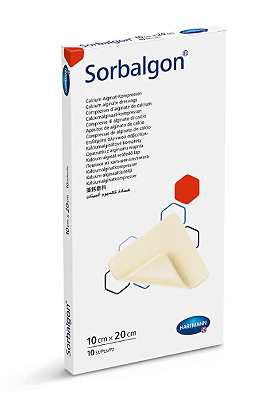 Curativo e Fibras de alginato de cálcio - Hartmann - 10cm x 20cm Sorbalgon UnidDescrição: Sorbalgon é uma cobertura de fibras de alginato de cálcio, capaz de proporcionar um ambiente úmido ao no leito da ferida, favorecendo o processo cicatricial. Compo