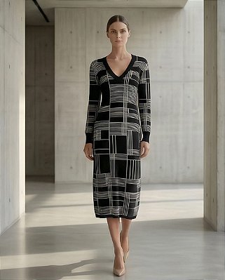 VESTIDO JACQUARD XADREZ IRREGULAR EM TRICOT (PRETO/OFF)