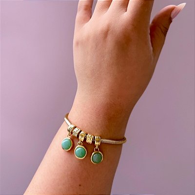 Pulseira Semijoia com Berloques de Quartzo Verde – Saúde, Cura e Equilíbrio | Banho de Ouro 18k