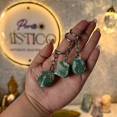 Chaveiro de Quartzo Verde Bruto – Equilíbrio, Vitalidade e Bem-Estar