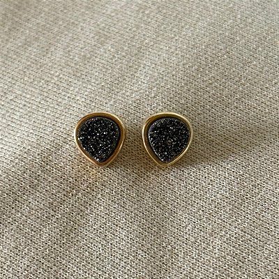 Brinco Semijoia Gota de Pirita – Proteção e Prosperidade | Banho de Ouro 18k