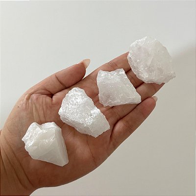 Quartzo Branco Bruto – Clareza Interior e Purificação Energética