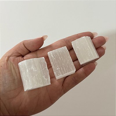 Selenita Bruta – Limpeza Energética e Conexão Espiritual