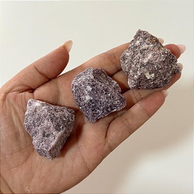 Lepidolita Bruta – Calmante Natural, Equilíbrio Emocional e Alívio da Ansiedade