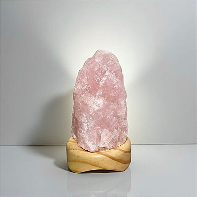 Luminária de Quartzo Rosa – Amor, Harmonia e Cura Emocional