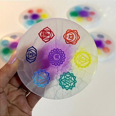 Placa Redonda de Selenita 7 Chakras – Equilíbrio e Energia Positiva