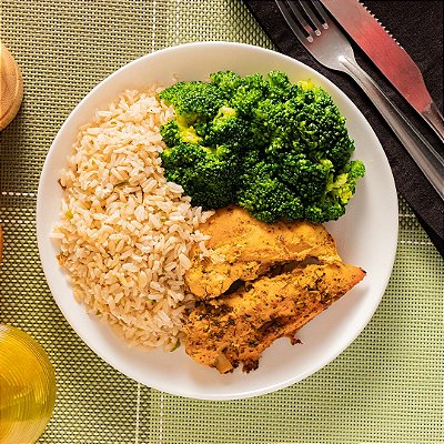 File de Frango em Tiras, Arroz Integral com Brócolis - 300 gr