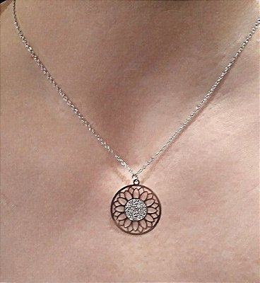 Colar Pingente Girassol em Aço Inoxidável