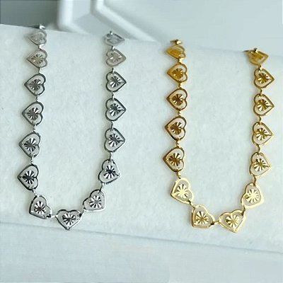 Pulseira Feminina em Aço Inox com Detalhes Românticos de Corações e Floquinhos