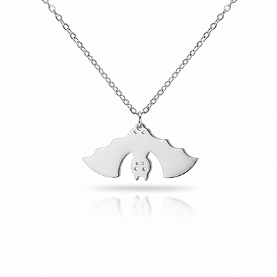 Colar Luna com Pingente de Morcego em Aço Inoxidável Prateado