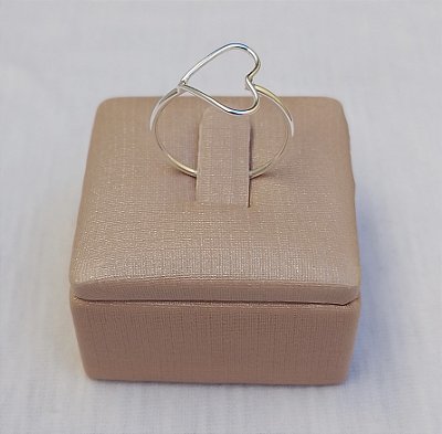 Anel Coração Vazando Vertical