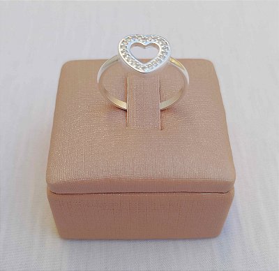 Anel Coração Vazado Cravejado