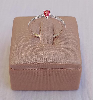 Anel Solitário Gota Zircônia Vermelho