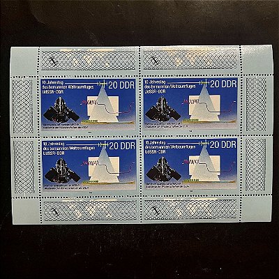 Mini Folha de Selos Estrangeiros - Alemanha Oriental - 10o.Aniversario do Voo Espacial conjunto URSS-DDR - 1988 - Mint - ref.575