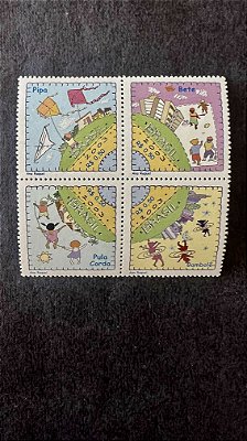 Série de Selos do Brasil - Brincadeiras e Jogos de Rua - Brasil 2003 - Mint - ref.685