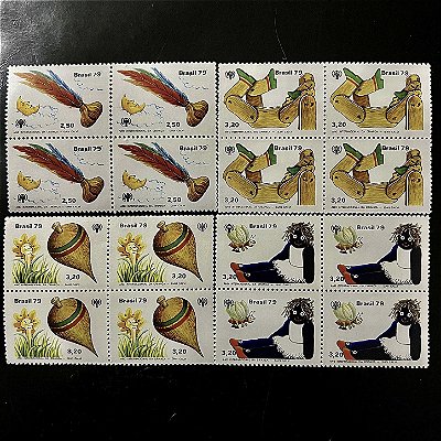 04 Quadras de Selos Comemorativos do Brasil - Ano Internacional da Criança - 1979 - Mint - ref.2487