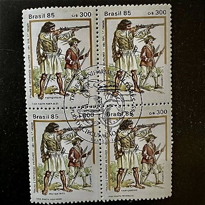 Quadra de Selos Comemorativos do Brasil - Trajes e Uniformes Militares - Espingardeiro - 1985 - com carimbo comemorativo - ref.2846