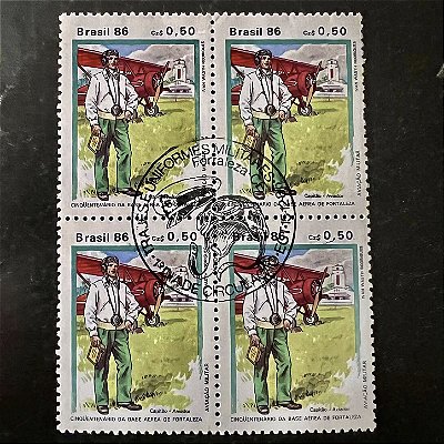Quadra de Selos Comemorativos do Brasil - Trajes e Uniforme Militares - Capitão Aviador - 1986 - com carimbo comemorativo - ref.2902