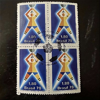 Quadra de Selos Comemorativos do Brasil - XI Campeonato Mundial de Futebol na Argentina - Jogador Erguendo a Taça - 1978 - com carimbo comemorativo - ref.2904