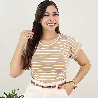 Blusa Feminina Modelo Manga Japonesa Curta Listrada de Malha Tendência