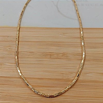 Colar canutilhos fosco banhado a ouro
