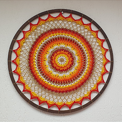 Mandala Renascimento 48 cm (Crochê) Vermelha e Amarela.