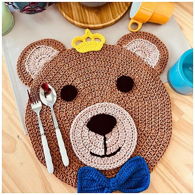 Sousplat Decorativo Infantil de Crochê Ursinho com Coroa