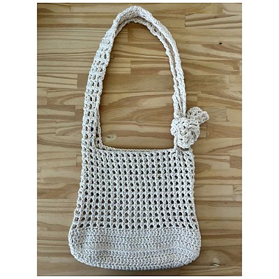 Bolsa de Crochê com Alça Ajustável - Modelo Versátil e Artesanal