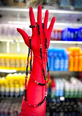 Guia Cristal Vermelho e Preto com Dados